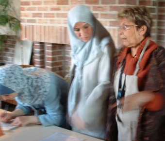 Anne Marie et deux dames d'aRgenteuil discutent cuisine