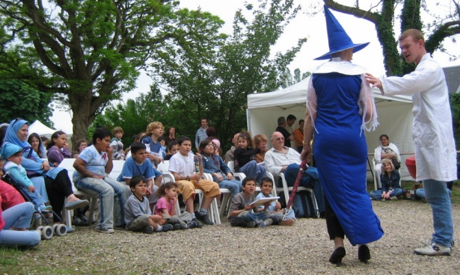 Improvisation th�atrale bonne enfant, par le groupe "les Disjonct�s"